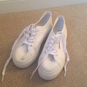 White Platform Supergas